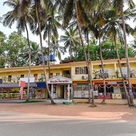 Fabexpress Morjim Paradise - Nr Morjim Beach Exterior foto